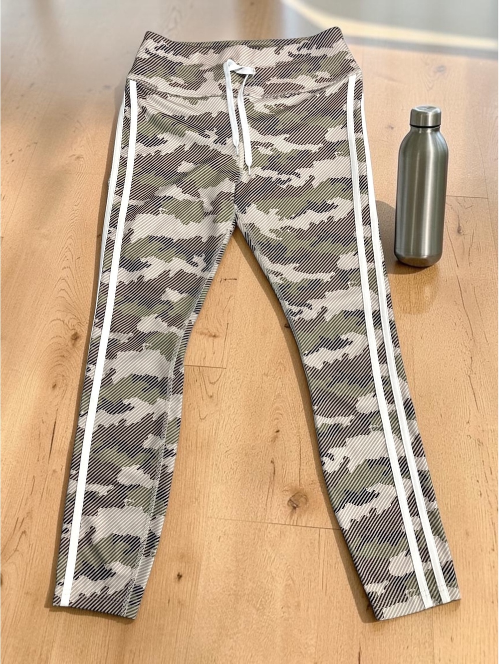 Avia Camo Leggings Women’s Small Green 4/6 Yoga Athletic Pants